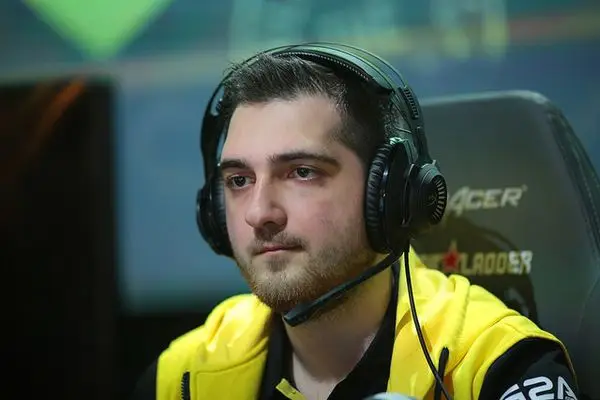 Na’Vi e Virtus.Pro trocam de suporte 4 dias antes do final da janela de trocas