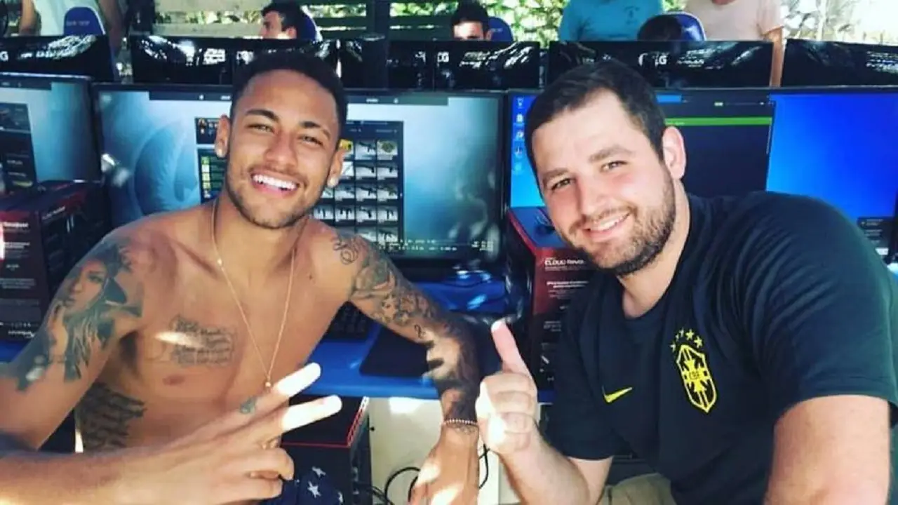 Neymar Jr mostra que também é craque no CS:GO; jogador vence clutch 1v5.