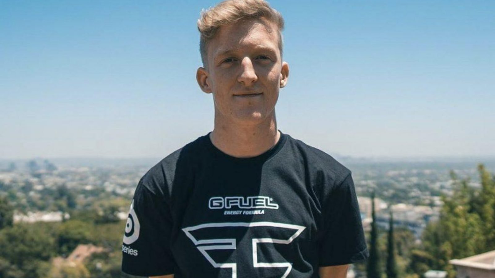 Tfue processa FaZe por suposto contrato abusivo; FaZe se pronuncia
