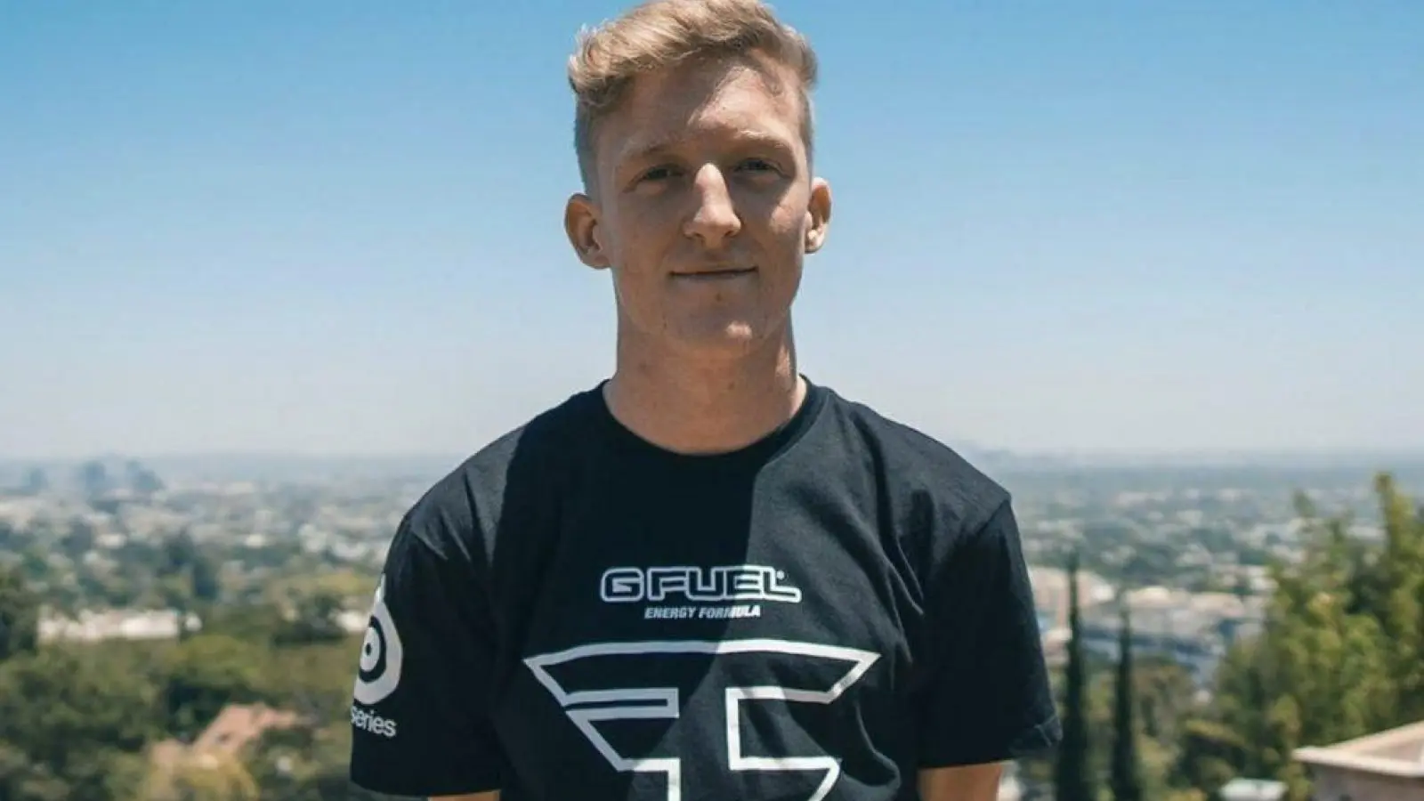 Tfue processa FaZe por suposto contrato abusivo; FaZe se pronuncia