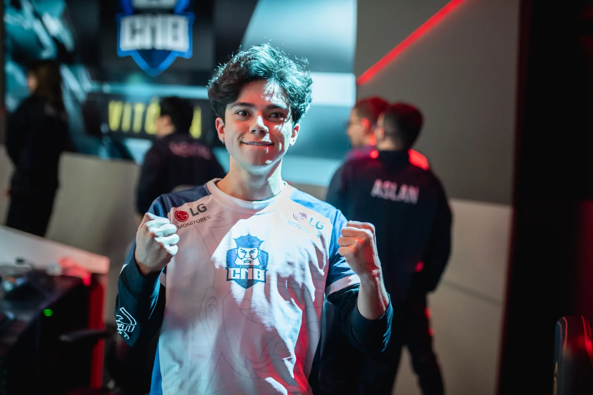CNB vence quarta seguida e Flamengo encosta na KBM; Confira o resumo da sexta semana do CBLoL