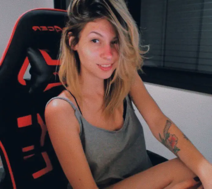 A jogadorá gdbriella é banida da Gamers Club por empréstimo de conta