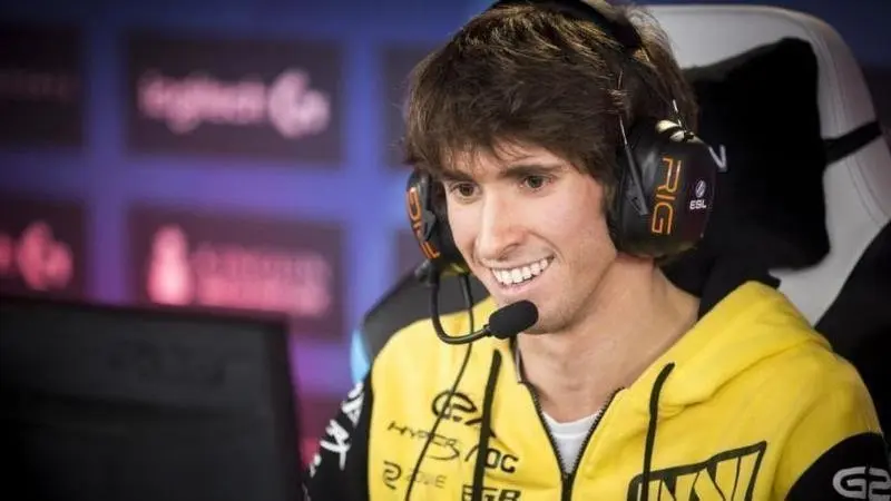 Após 8 anos, Natus Vincere anuncia a saída de Dendi da organização