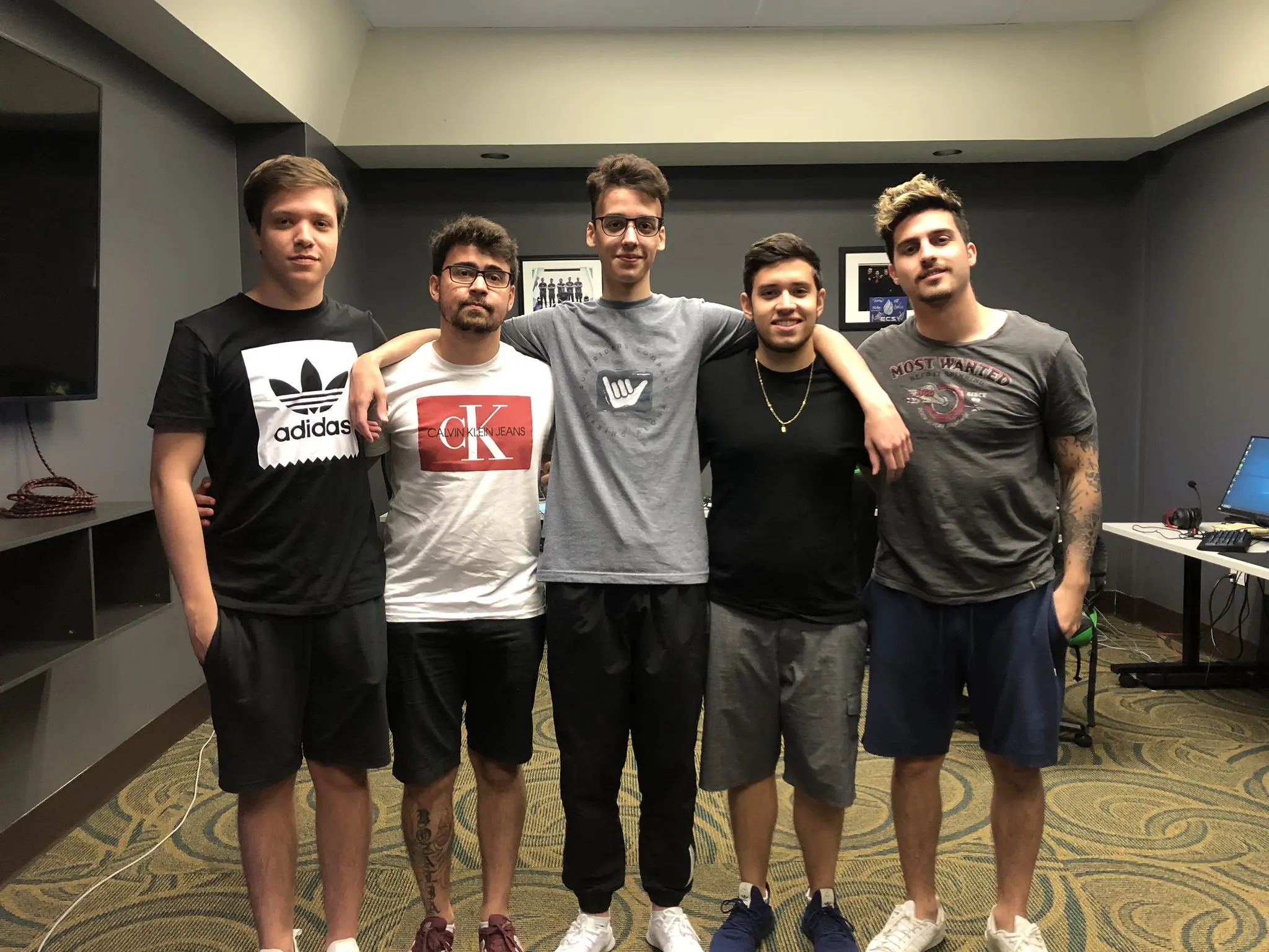 Sharks e Team oNe tem seus confrontos definidos na Pinnacle Cup