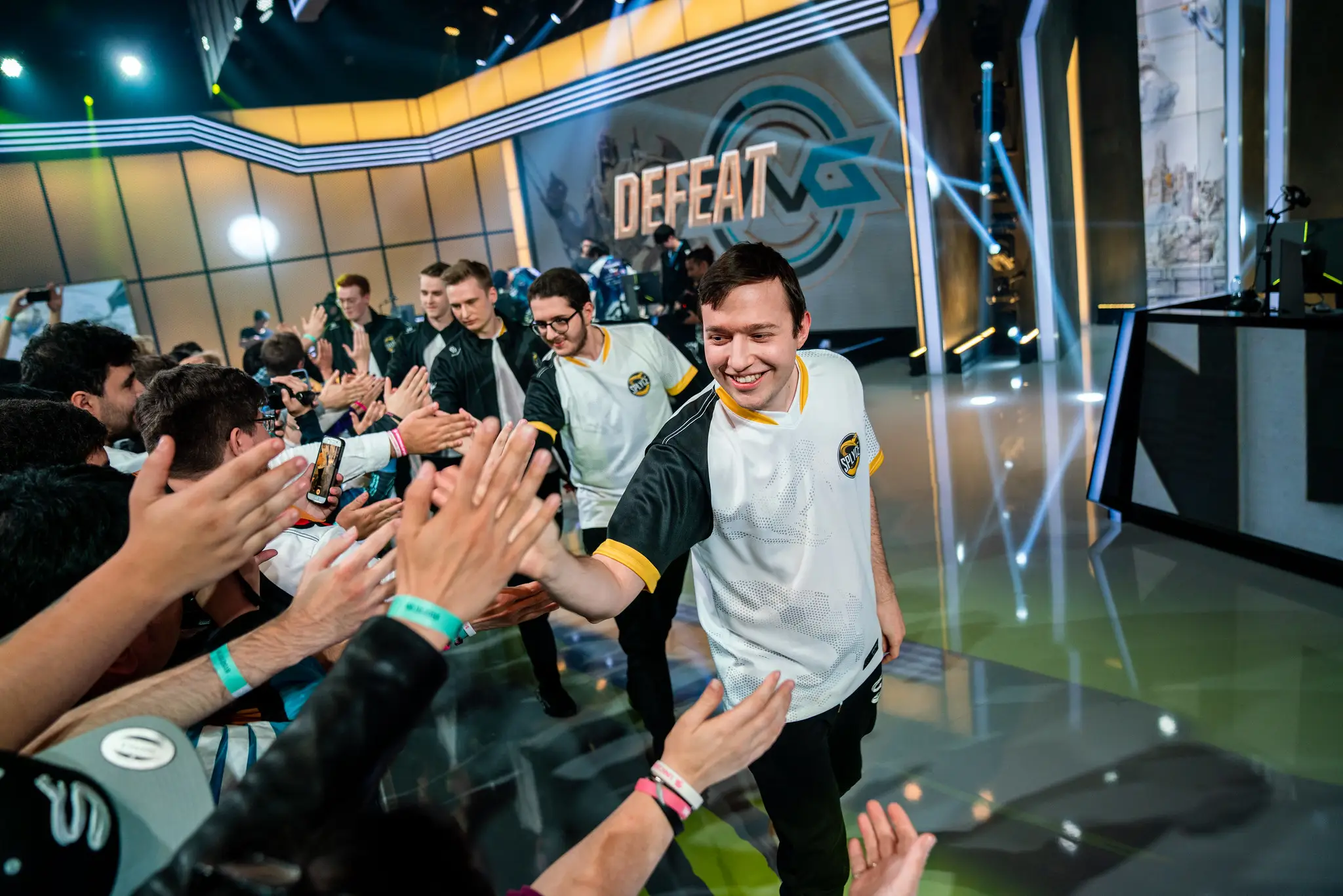 Splyce lidera Grupo B, Grupo A fica embolado com três empatados