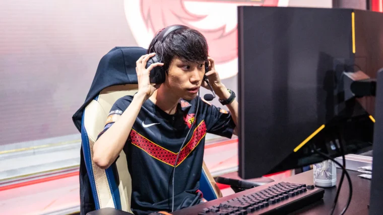 Invictus Gaming surpreende e avança para as semis; FPX vence Fnatic