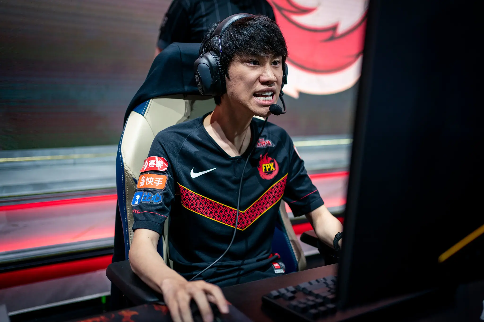 FunPlux Phoenix vence Invictus Gaming e vai para a final do Mundial 2019