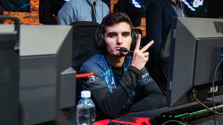 Falkol e PRG dominam o primeiro dia da Superliga