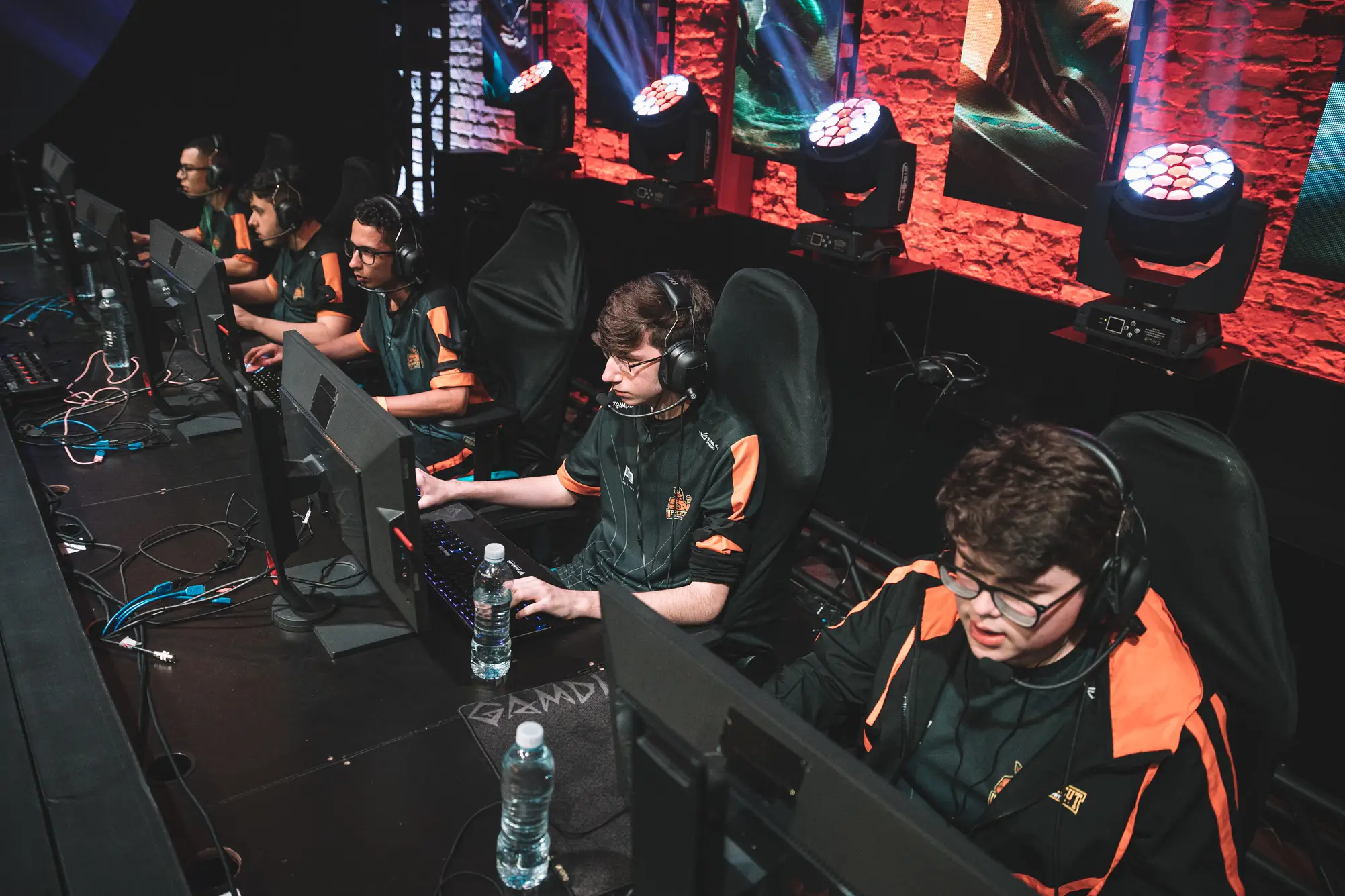 Uppercut e KBM avançam na chave da Losers da Superliga