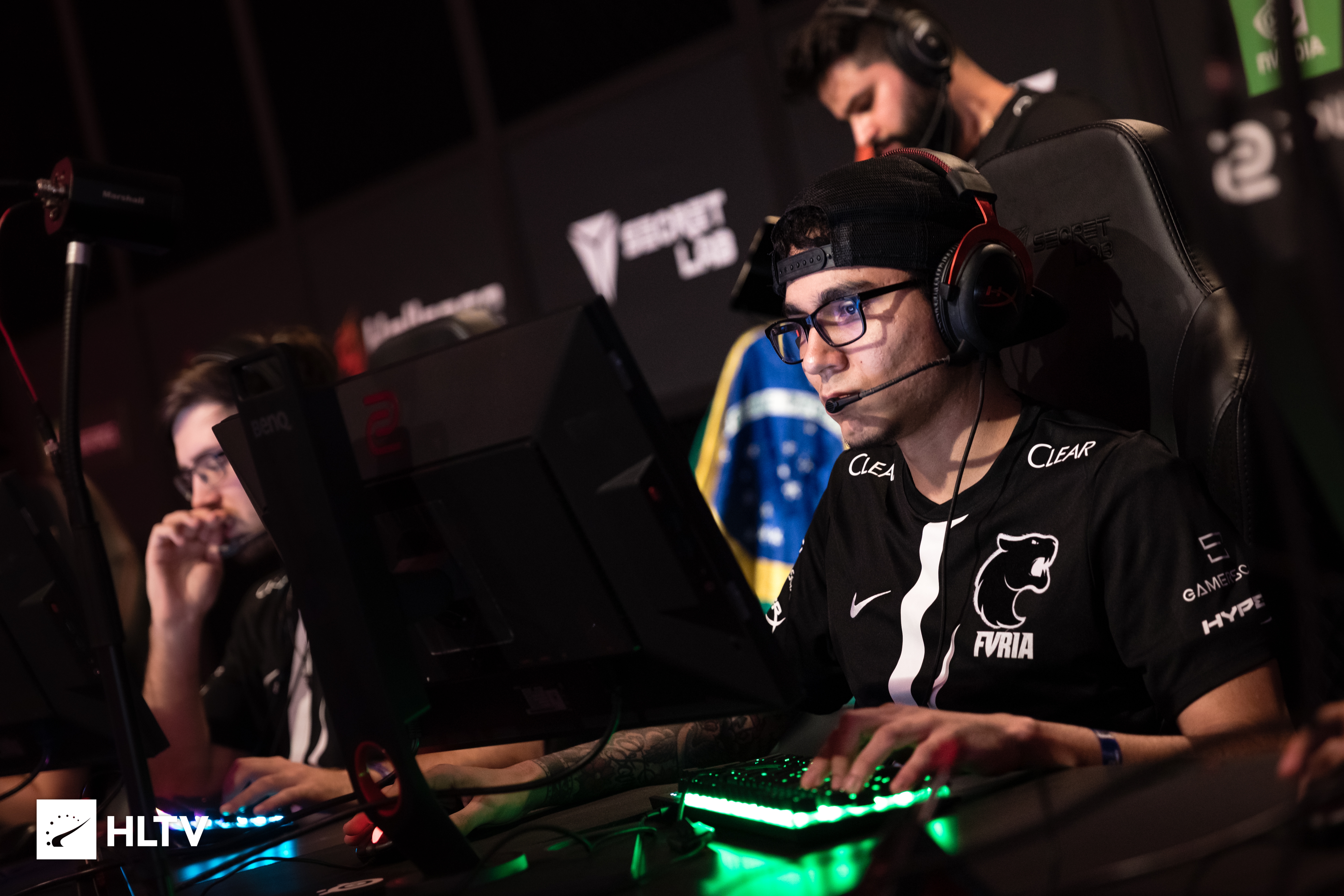 HEN1 está fora do CS_Summit por conta de renovação do visto