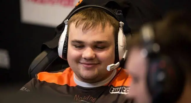 Virtus.Pro vence Na’Vi por 2 a 0 e avança