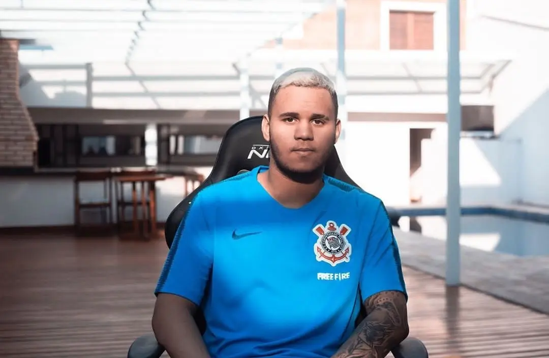 Corinthians anuncia Crazy como novo integrante