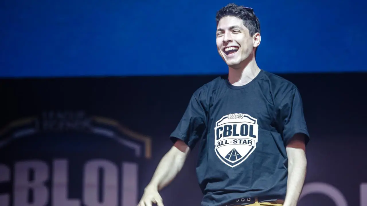 Prodigy anuncia Alocs como novo técnico da equipe