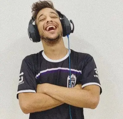 El Gato faz desabafo sobre seus vídeos de Free Fire