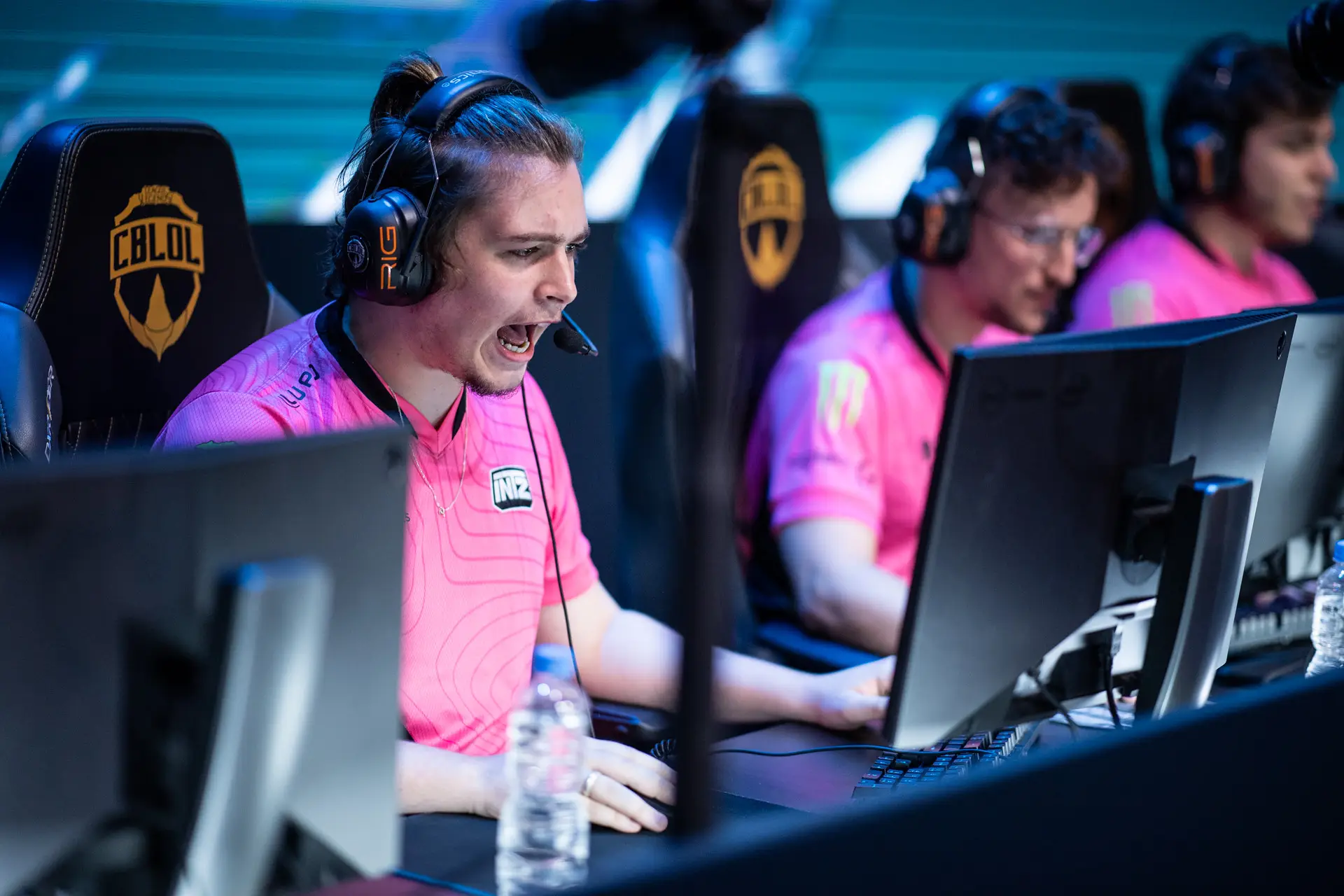 CBLoL: Flamengo volta a liderança; INTZ supera Vivo Keyd