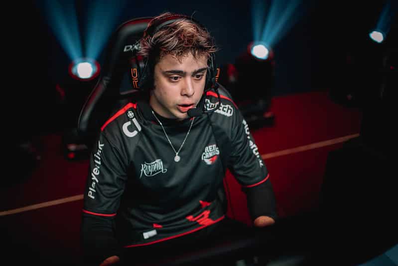 Yoda e Rakin recebem ban da Twitch, por uso de termo proibido