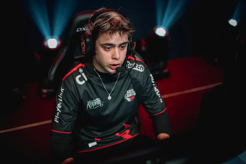 Yoda e Rakin recebem ban da Twitch, por uso de termo proibido