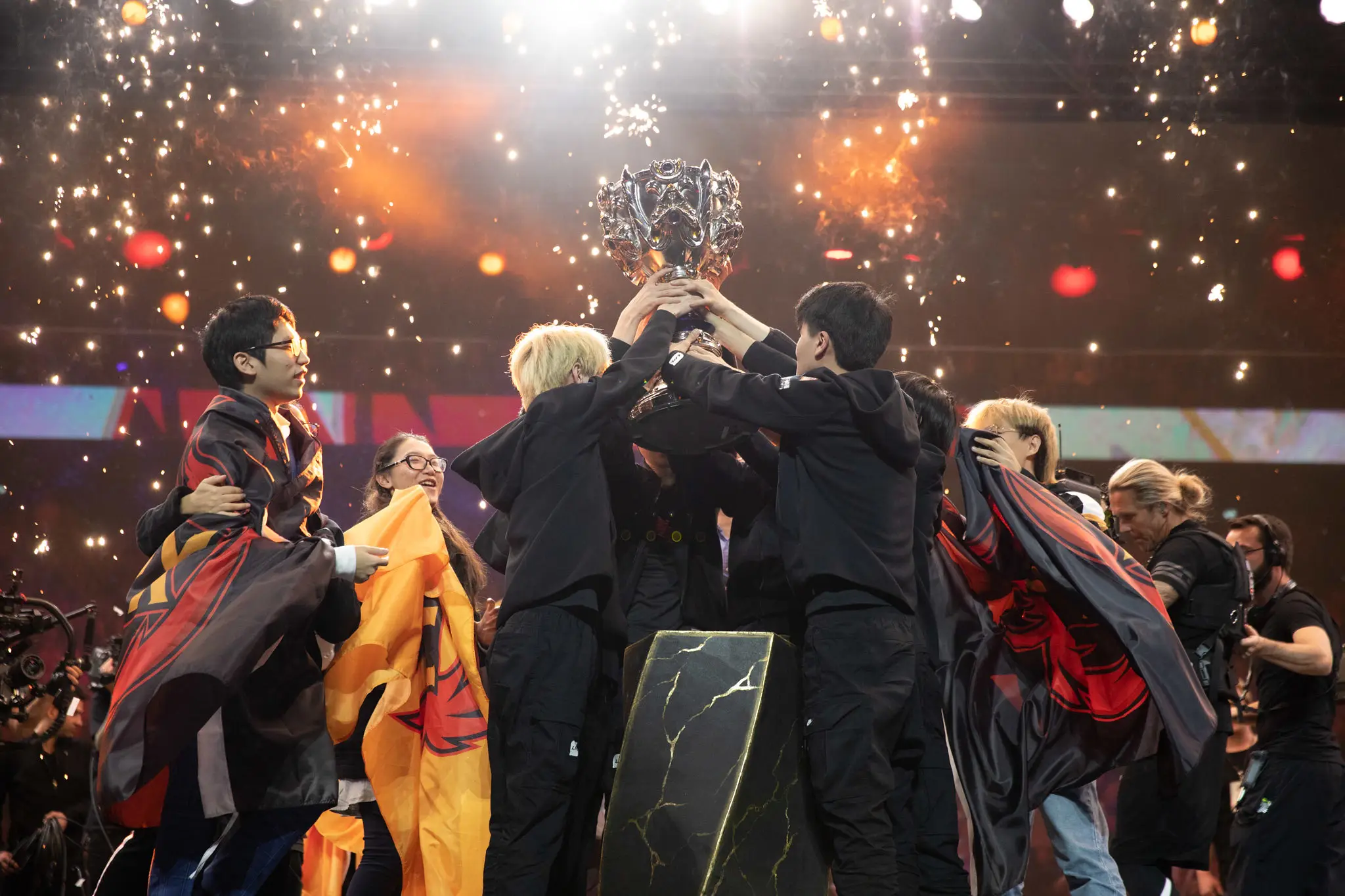 LoL: Riot Games divulga as skins da FunPlus Phoenix