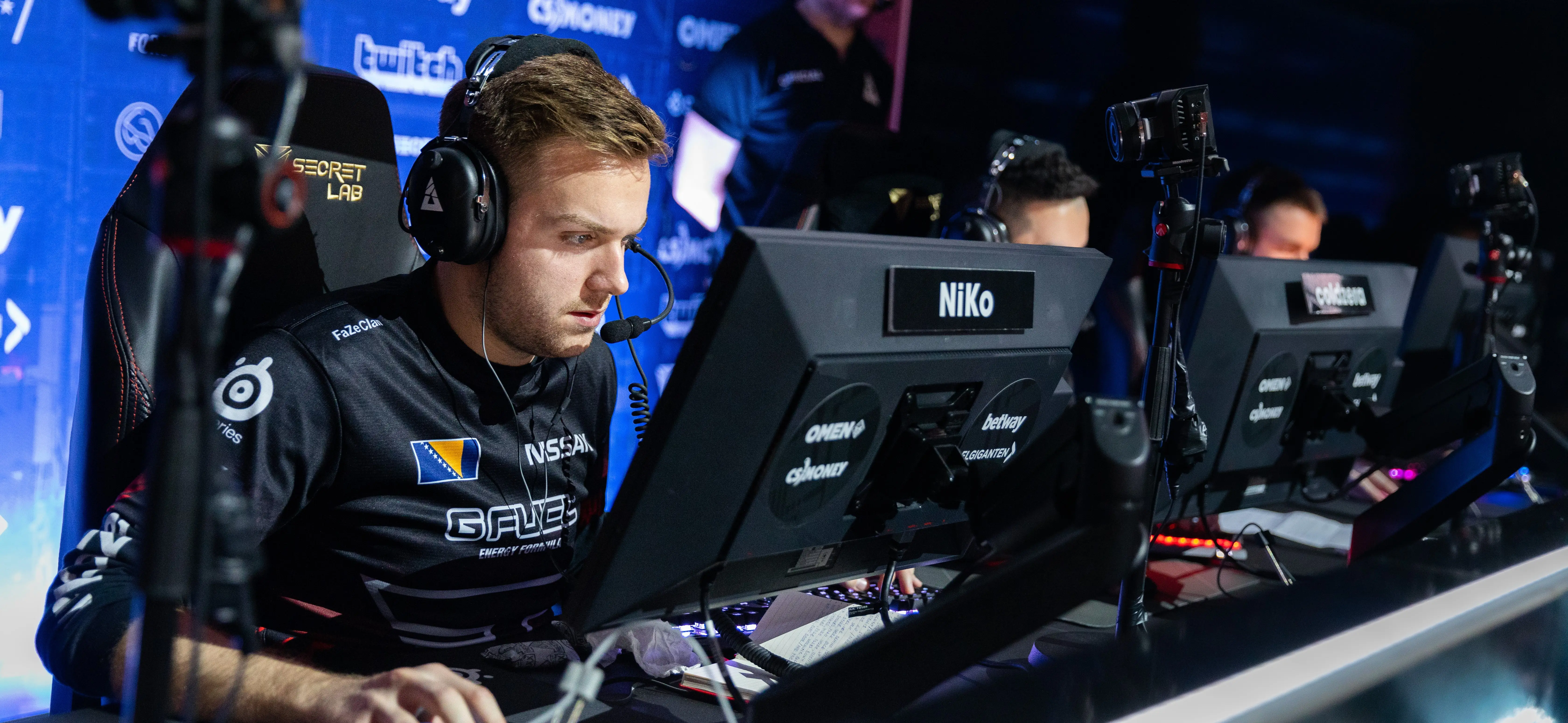 BLAST Spring Finals: FaZe vence ENCE e avança paras semifinais da chave dos vencedores