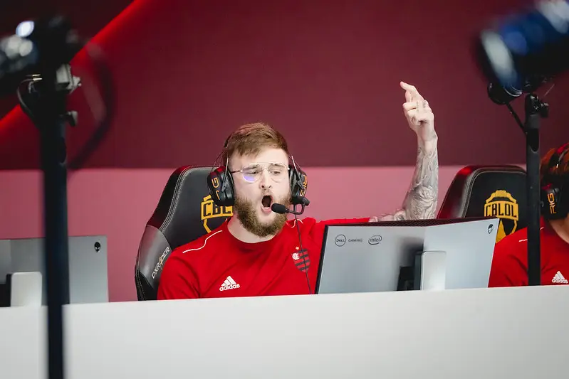 CBLoL: Em jogo de 51 minutos, Flamengo vira em cima da KBM; paiN volta pontuar