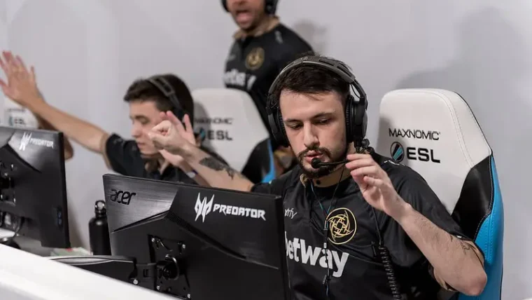 BR6: NiP e FaZe empatam no jogo da rodada; MIBR vence Black Dragons