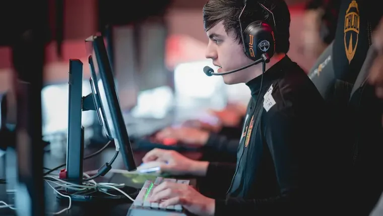 CBLoL: Santos é punido por conta de conduta inadequada de Sarkis