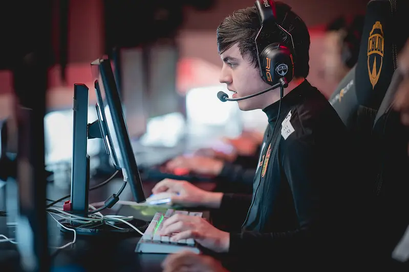 CBLoL: Santos é punido por conta de conduta inadequada de Sarkis