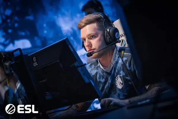 nitr0 - 100 Thieves