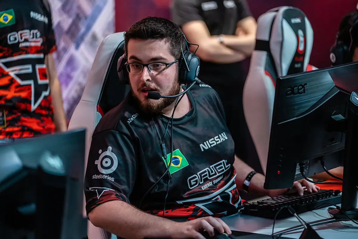R6: mav é dispensado da equipe da FaZe Clan