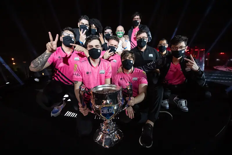 Final do segundo split do CBLoL 2020 bate a marca de e 395 mil espectadores