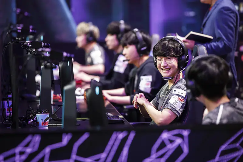 Worlds: LGD e SuperMassive avançam para as partidas decisivas da Fase de Entrada