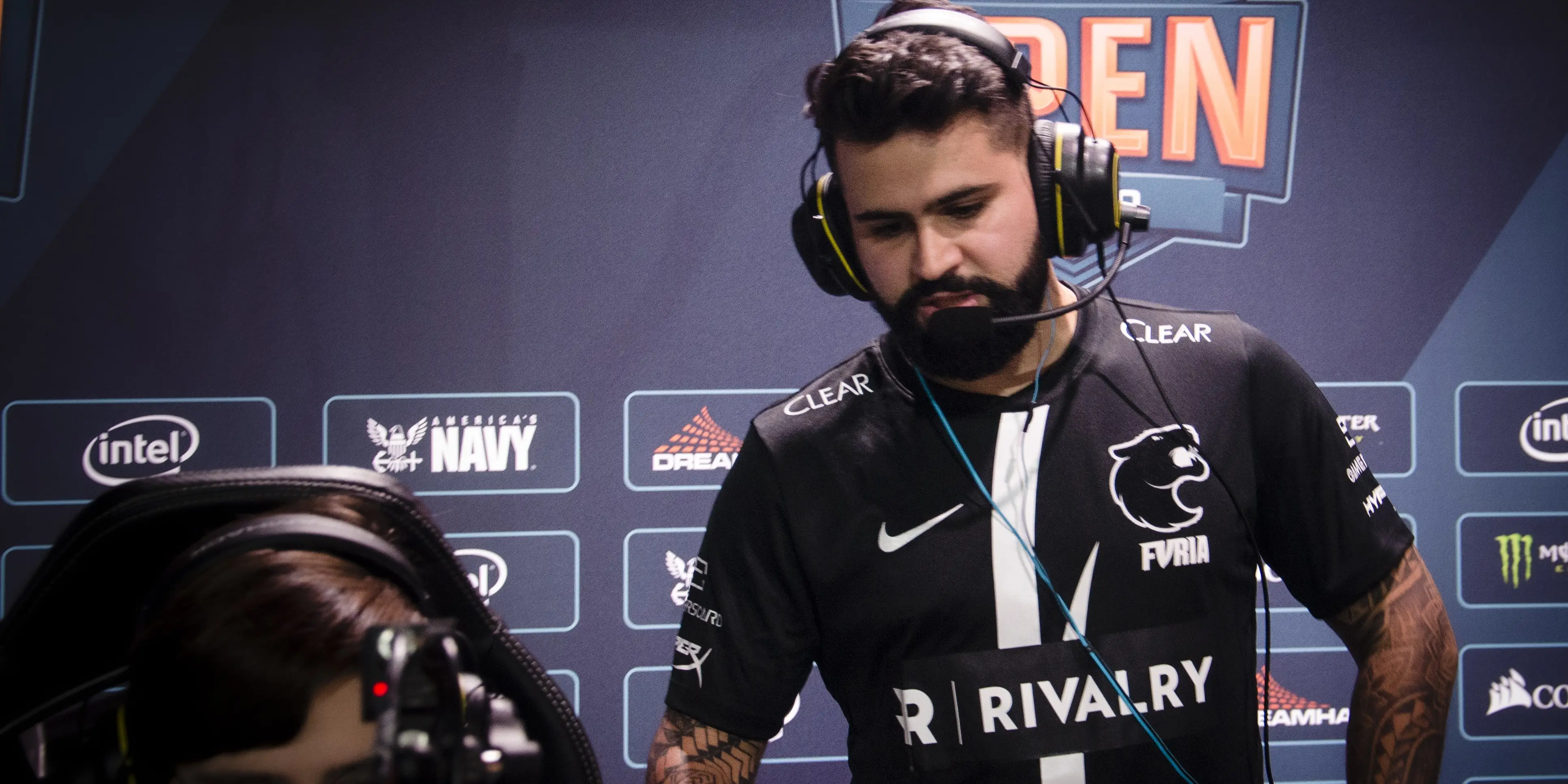 CS:GO: Apoka, guerri e mais seis treinadores brasileiros são banidos pelo uso bug da visão do coach