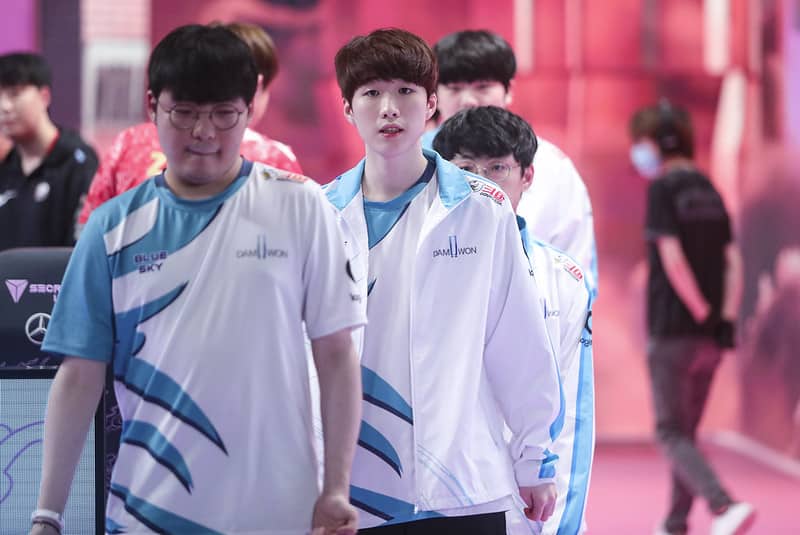 Worlds: DAWMON e Gen.G fecham o segundo dia com vitória; G2 vira sobre Suning