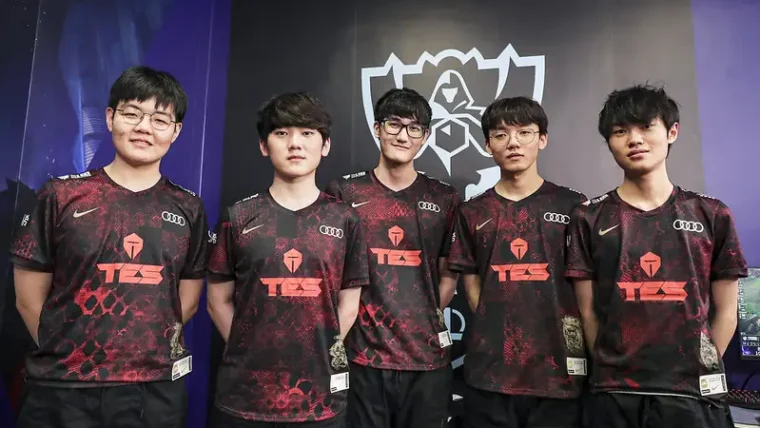 Worlds: TES vira sobre Fnatic e se classifica para as semifinais