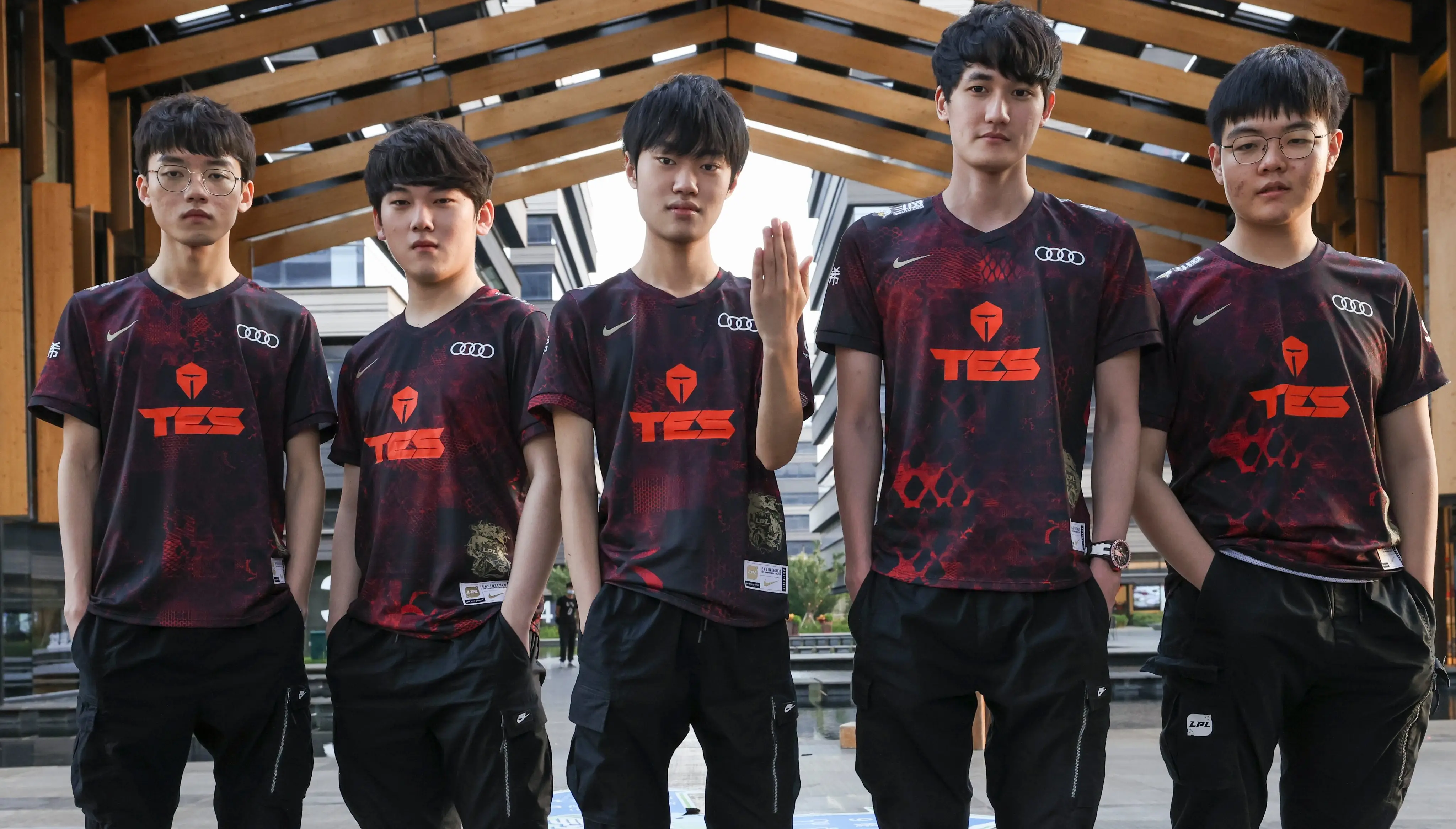 Worlds: TES abre a Fase de Grupos com vitória; Coreia fecha o primeiro dia com três vitorias