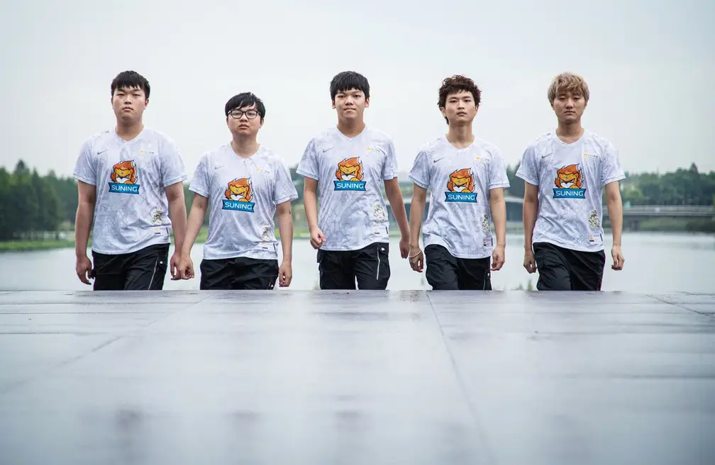Worlds: Suning vence derby chines contra TES e está na grande final