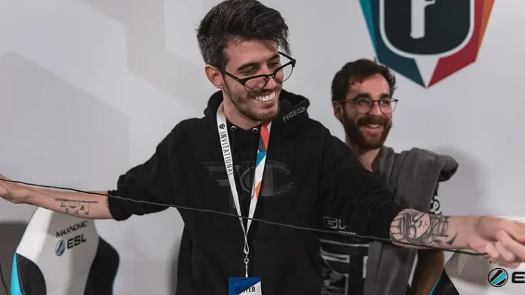 R6: FaZe Clan renova com todos os jogadores da equipe
