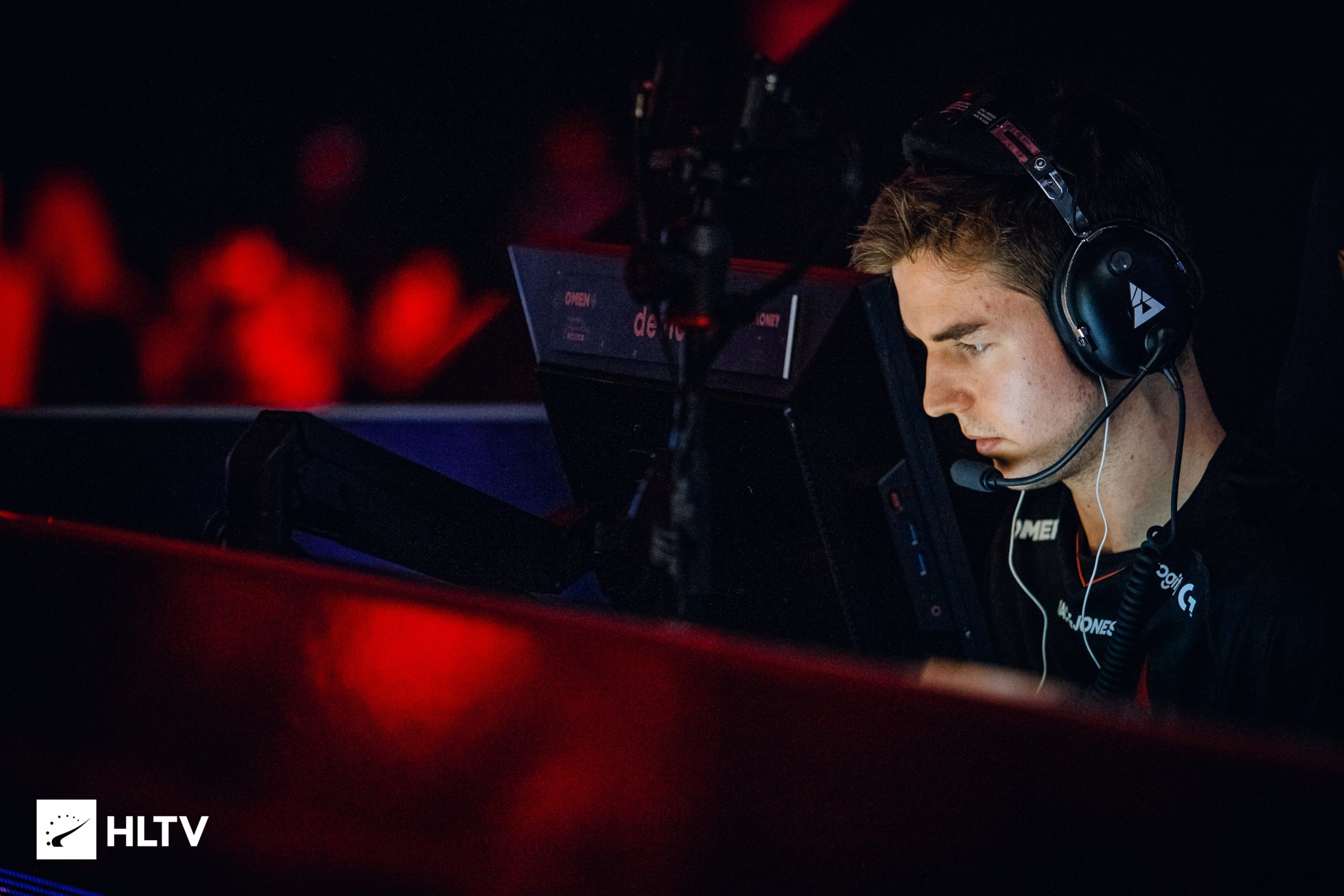 BLAST Fall Series 2020: Astralis vira sobre G2 e confirma sua classificação para a Fall Finals