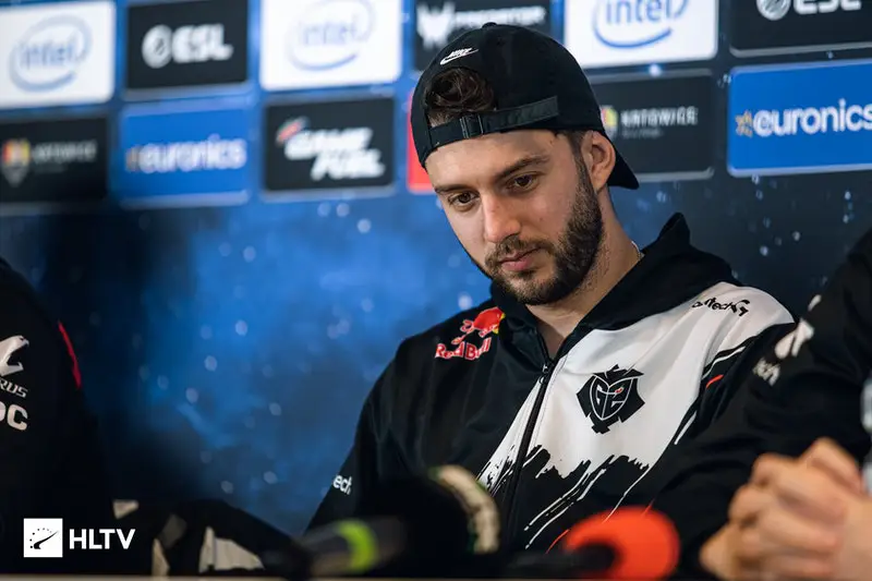 CS:GO: G2 banca JaCkz e terá AmaNEk como titular