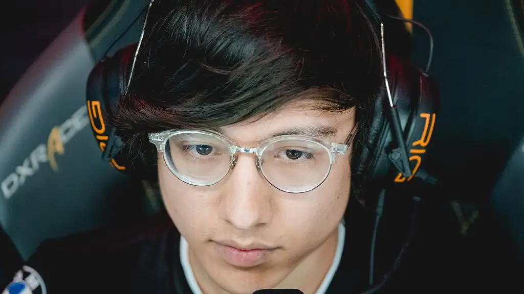 LoL: Tinowns é acusado de abuso psicológico e agressão; jogador se defende em live