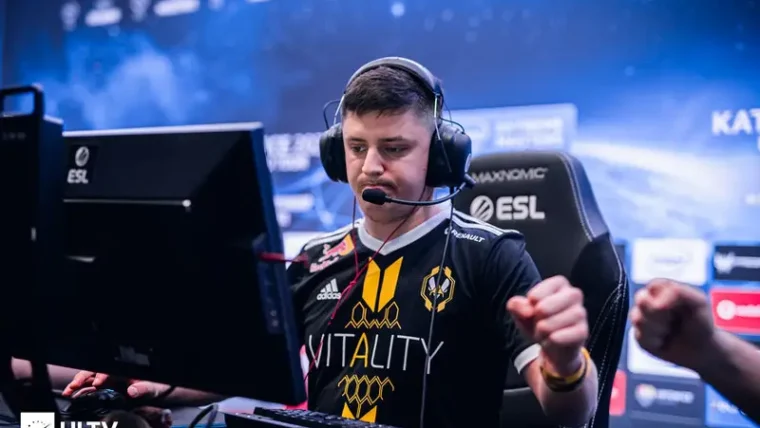 CS:GO: Por motivos pessoais, apEX é movido para o banco de reservas