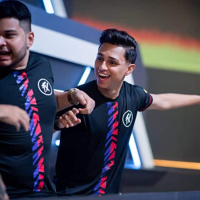 LBFF: FLUXO finaliza o fim de semana com 3 BOOYAHS! E assume o topo da tabela