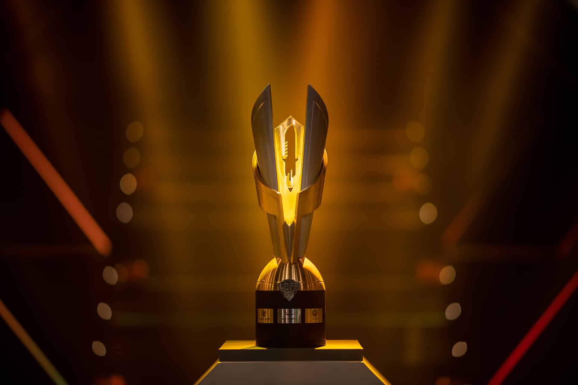 Garena define equipes e grupos da LBFF 6