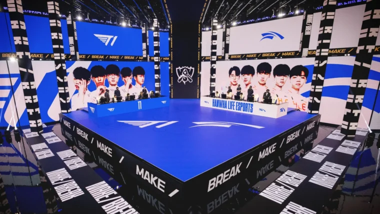 T1 e HLE se enfrentam no Worlds 2021