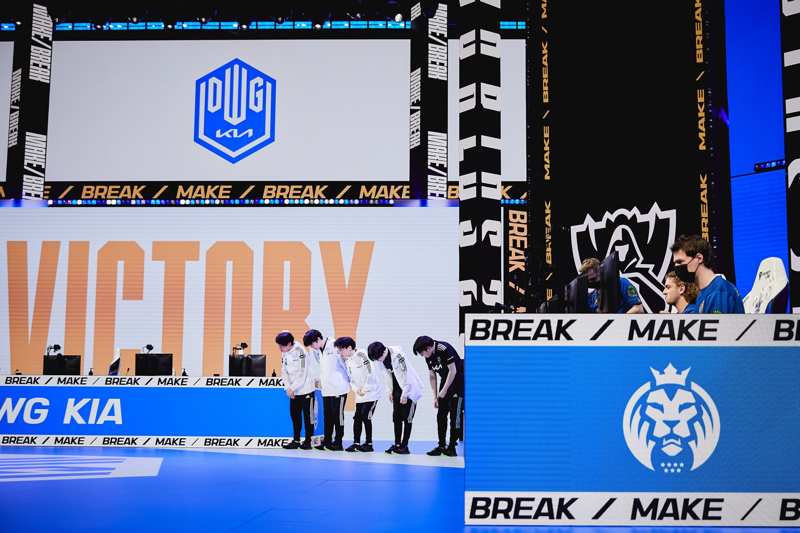 DWG KIA está nas semifinais do Worlds 2021