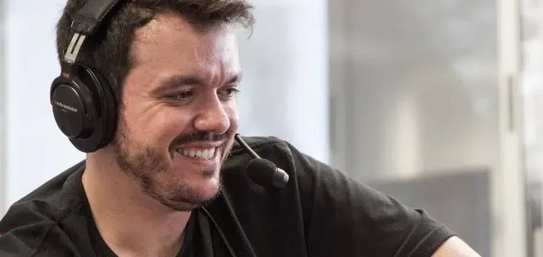 No natal, Gaules doa R$ 115 mil reais para idosa adoentada