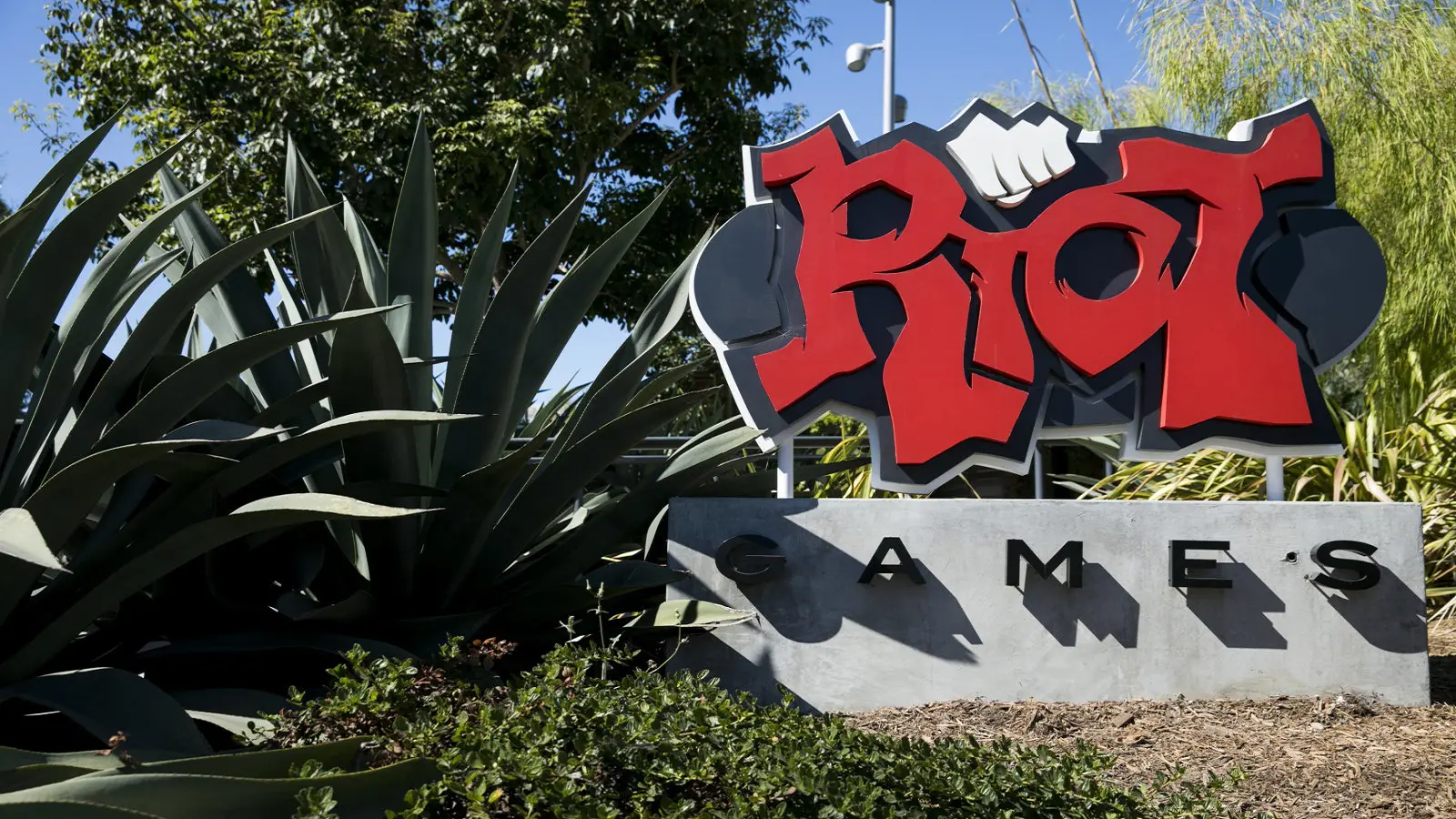 Assédio sexual e discriminação de gênero rendem dívida de US$ 100 milhões à Riot Games