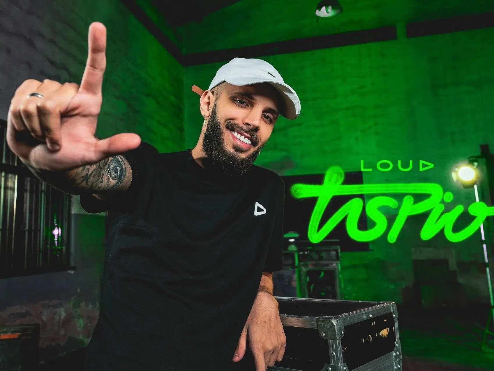 Taspio sai da LOUD e organização trás mudanças para a mansão de Fortnite