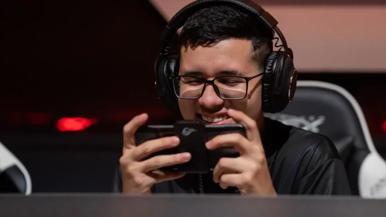R7 - Garena