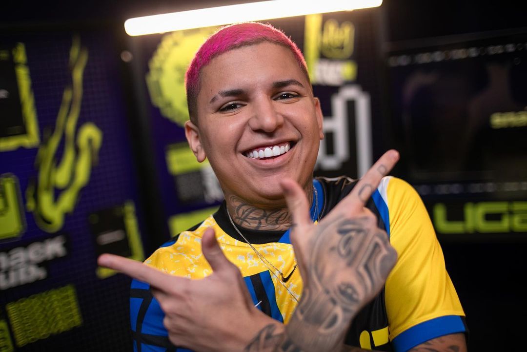 Desafio de Free Fire da SNACKCLUB terá premiação de 2 mil dólares em cripto 1 Eltin sorrindo